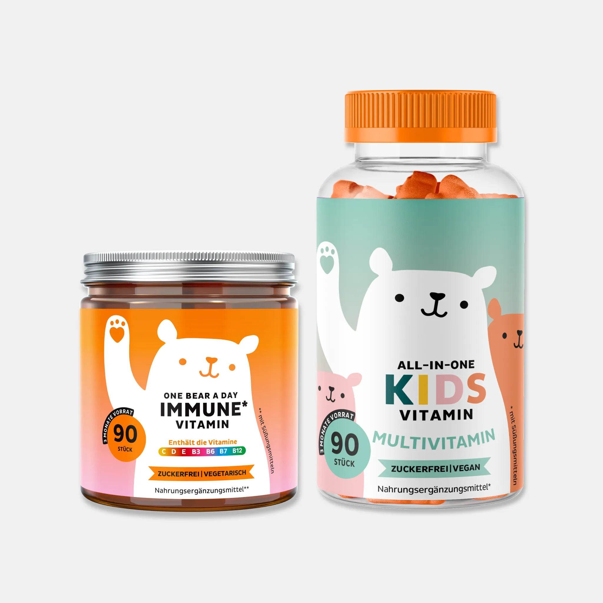 Bild eines Bundles aus zwei Produkten von Bears with Benefits: „One Bear a Day Immune* Vitamin“ (90 Stück, zuckerfrei, vegetarisch) und „All-in-One Kids Vitamin Multivitamin“ (90 Stück, zuckerfrei, vegan).