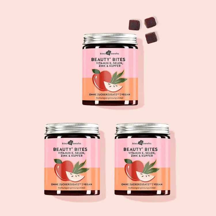 Auf diesem Bild sind tre Dosen Beauty Bites mit Selen für Haare und Nägel abgebildet. Das Produkt ist von Bears with Benefits.