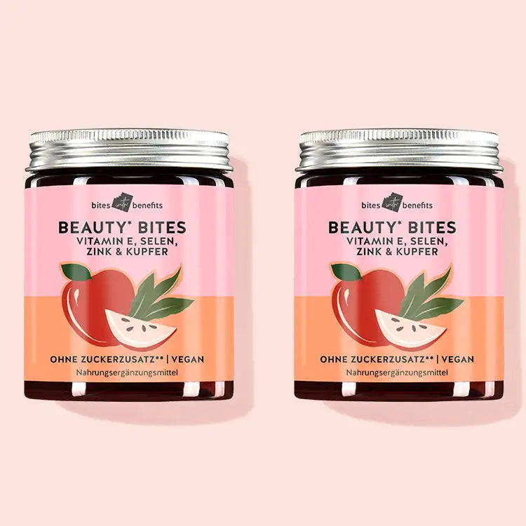 Auf diesem Bild sind zwei Dosen Beauty Bites mit Selen für Haare und Nägel abgebildet. Das Produkt ist von Bears with Benefits.