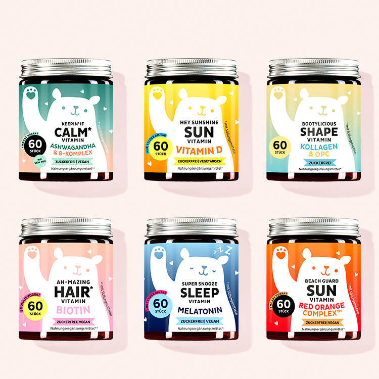 6er Bundle Allround Starter Kit von Bears with Benefits bestehend aus den Ah-Mazing Hair mit Biotin, den Beach Guard Sun Vitaminen mit Red Orange Complex, den Bootylicious Shape Vitaminen mit Kollagen, den Keepin`It Calm Vitaminen mit Ashwaganda, den Super Snooze Sleep Vitaminen mit Melatonin und den Hey Sunshine Sun Vitaminen mit Vitamin D.